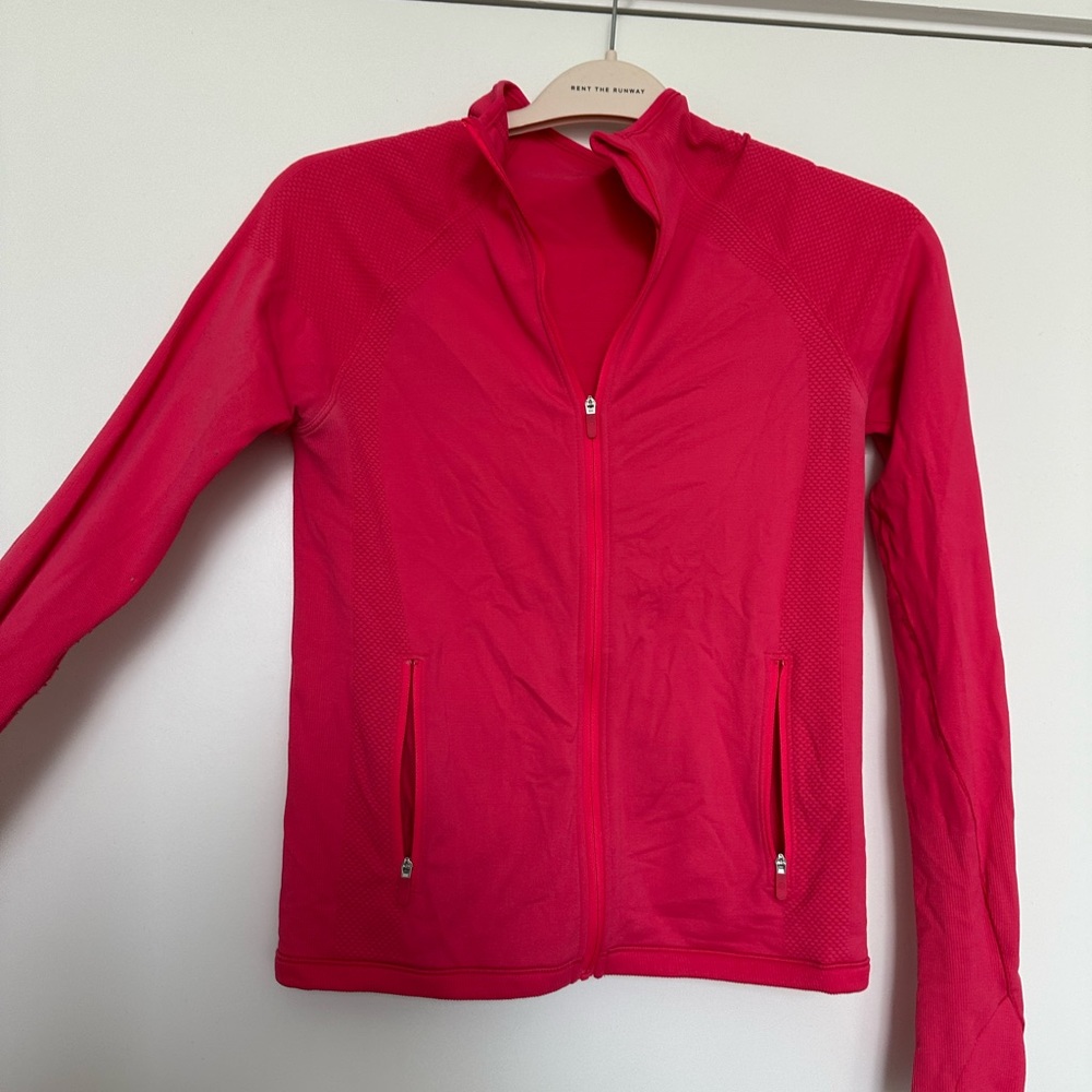 Lululemon Set with Tank Top and Matching Jacket - Picture 7 of 15